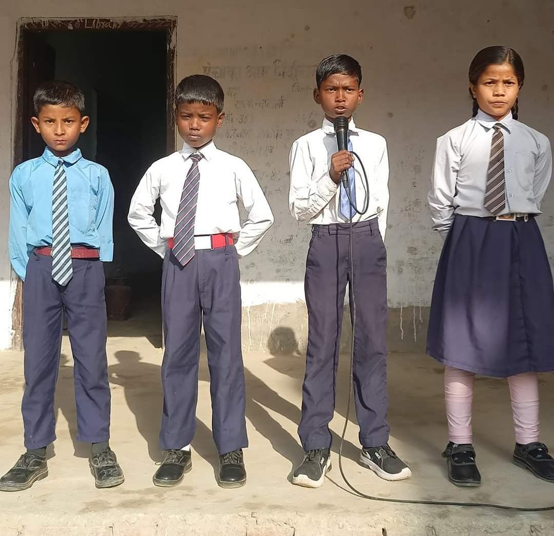 teachersofbihar's tweet photo. #ToBPhotoOfTheDay
"हमारे विद्यालय बदल रहे हैं
 हमारा बिहार बदल रहा है।"
➡️+2उच्च म. वि. नोनिया टोला, चकला, नरपतगंज, अररिया 
➡️आदर्श मध्य विद्यालय तुलसिया, दिघलबैंक, किशनगंज
➡️मध्य विद्यालय निजामचक, दिघवारा, सारण
➡️प्राथमिक विद्यालय फुलथुआ, सिंहवाड़ा, दरभंगा https://t.co/X8mPpZ9WH1