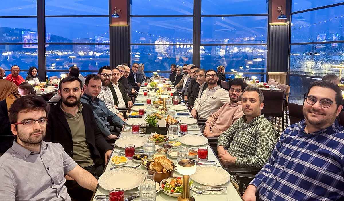 BilgenerYMM's tweet photo. Bilgener ailesi olarak bu sene de geleneksel iftar organizasyonumuzda buluştuk. Giderek büyüyen ailemizle tekrar bir araya gelmek dileğimizle.

As Bilgener family, we met at our traditional iftar organization this year as well. We hope to reunite with our growing family again. https://t.co/pMxUOtWViY