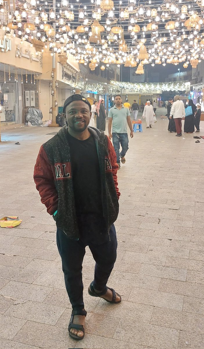 djan_kuuta's tweet photo. "Kuchoko" Wednesday DATAWATA IYAWATA Hurry, #AfrianHistoryClass #TaxiDriverShow #Taxijam #Urbandblend #Blackpot @Blakkrasta @BlakkLionDeGen @3fm927 @EugenPeprah @anane_emperor @gumahdok @The_Otumfour @Sadia_hips @ElormBeenie @saintksm @zaspo298 https://t.co/8lAyeE17Jj