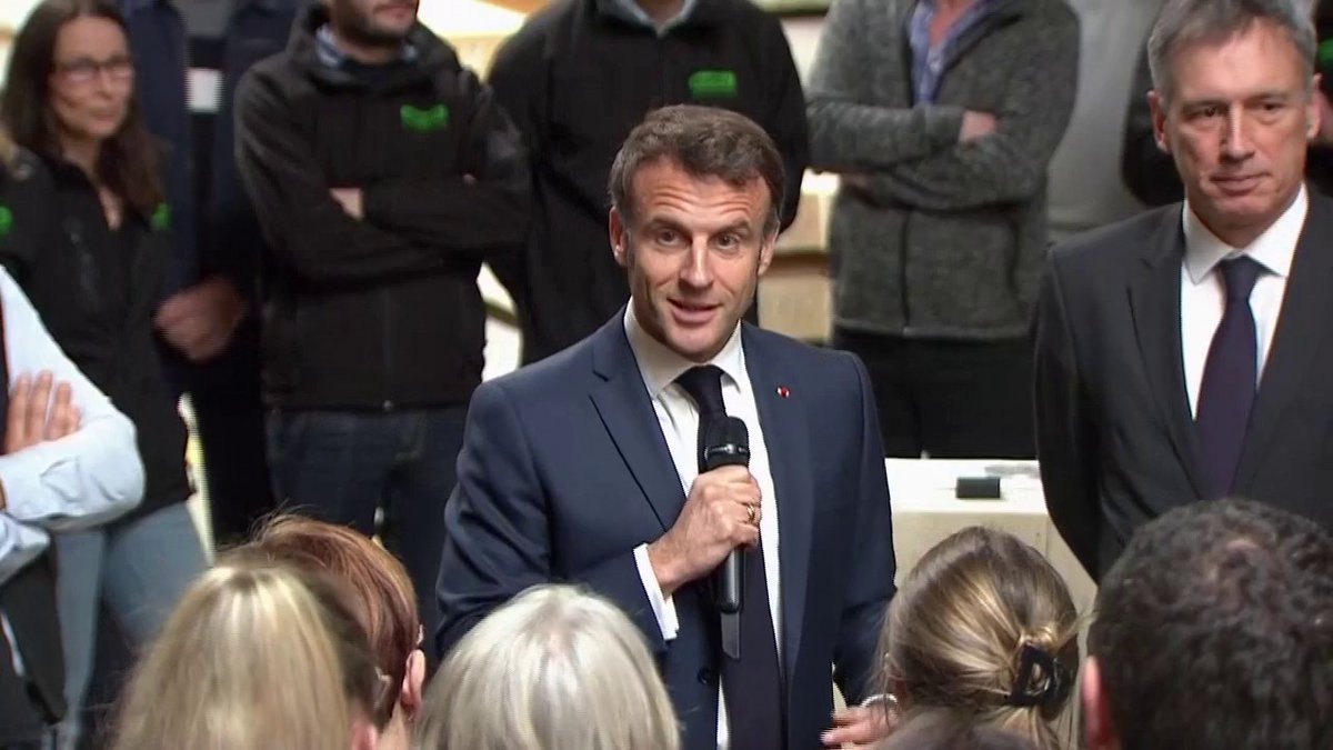 BFMTV's tweet photo. 🔴 ALERTE INFO
Concert de casseroles contre la réforme des retraites: Macron "ne croit pas" que les opposants "cherchent à parler"
https://t.co/o6CIdOSHXr https://t.co/tEp9uVeyIe