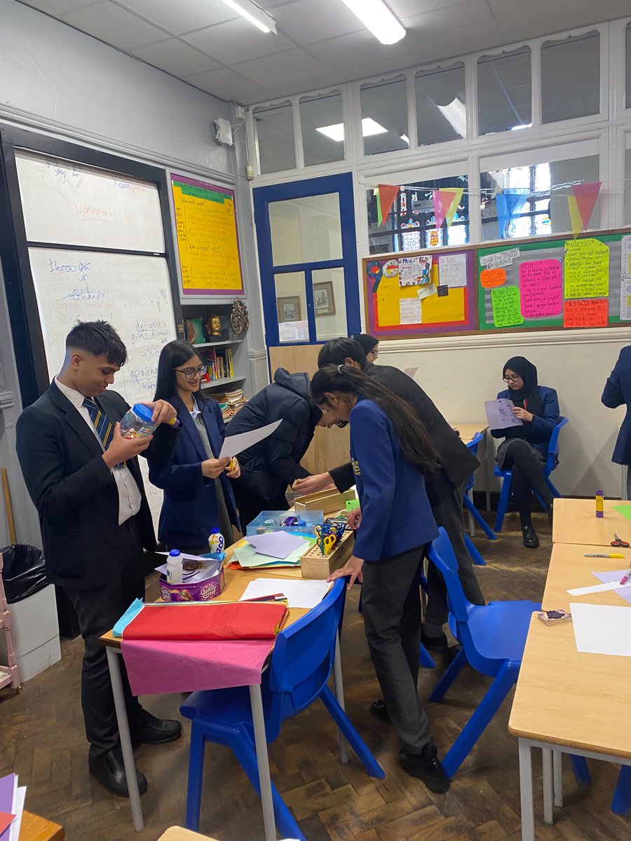 OhgsRS's tweet photo. Eid carding making all this lunchtime with the student DICE Team. Eid Mubarak! @OldhamHulme https://t.co/Mkdnt2tML3
