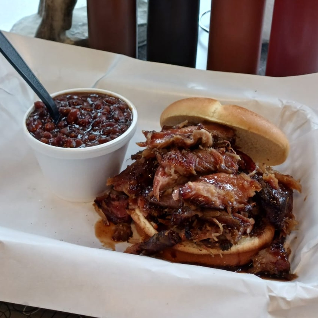BogartsSTL1's tweet photo. 🚨 WEDNESDAY SPECIAL

Nothin' like a Bogart's pulled rib sammy to get you over the hump! 🐖🔥😋

#pulledrib #pork #bogartssmokehouse #bbq #barbecue #stlouis #soulard #food #sandwich #stlfoodscene #eatlocal #explorestlouis https://t.co/pe4NzjB6pc