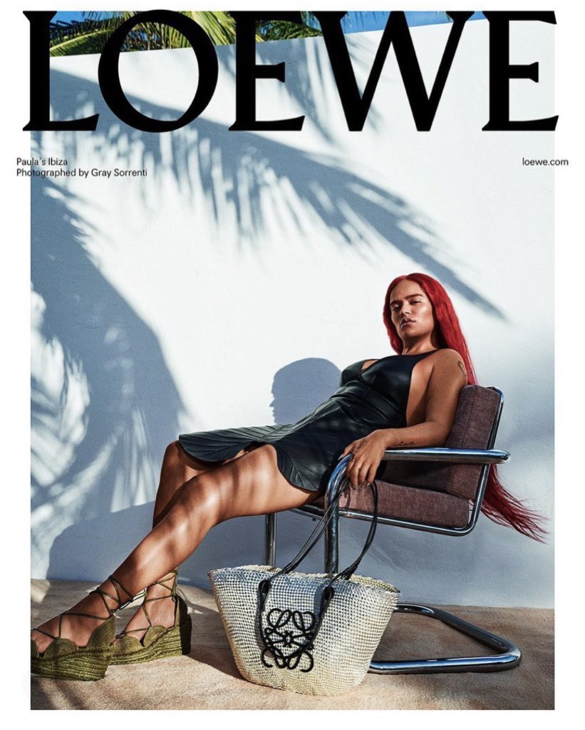 bichotamty's tweet photo. 📸 Karol G para Loewe. https://t.co/bd6qVbrOuv