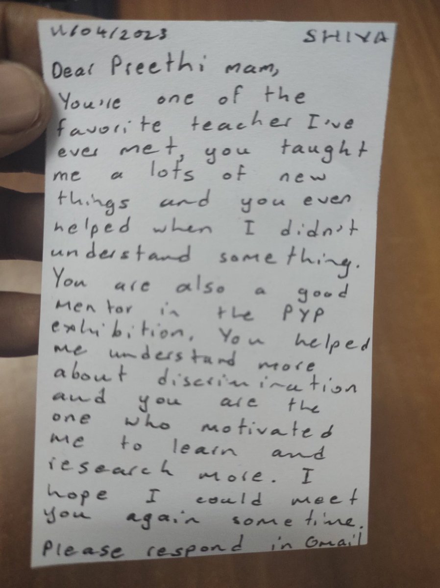 preethishere's tweet photo. End of the academic year and my ten year old kids left me gifts and heartfelt messages, along with loads of memories. Full heart ❤️

#pypeducator #grade5 #summerbreak https://t.co/8OmjLQWPJZ