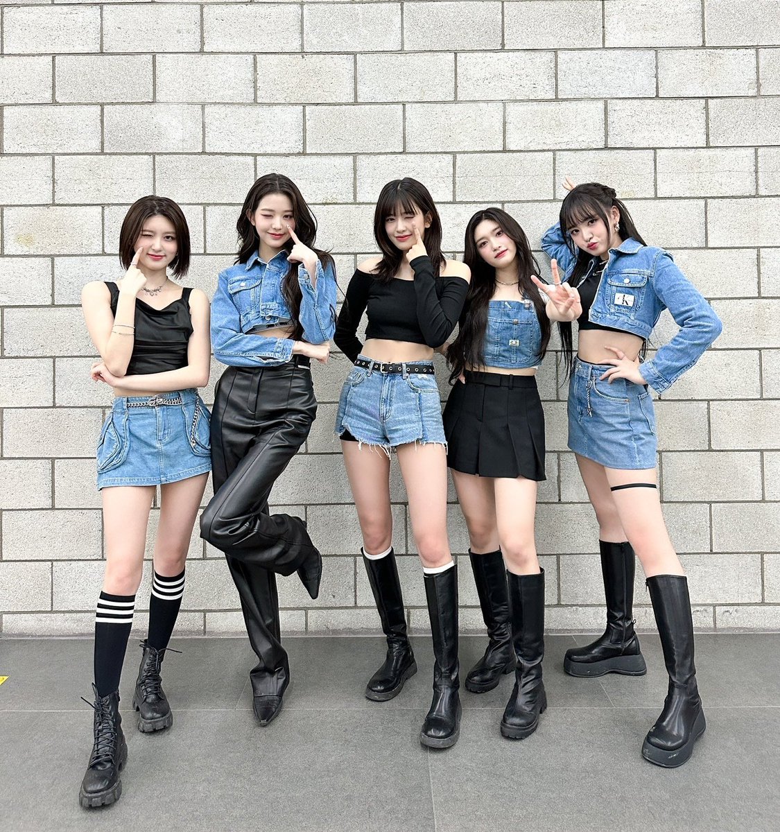 npomvtt's tweet photo. ๐ฃ IVE conquista o 2ยฐ win de "I AM" no Show Champion de hoje. Parabรฉns para as meninas e para o fandom DIVE! ๐
#IAM2ndWin #IVE41thWin https://t.co/GNGrIqtmEz
