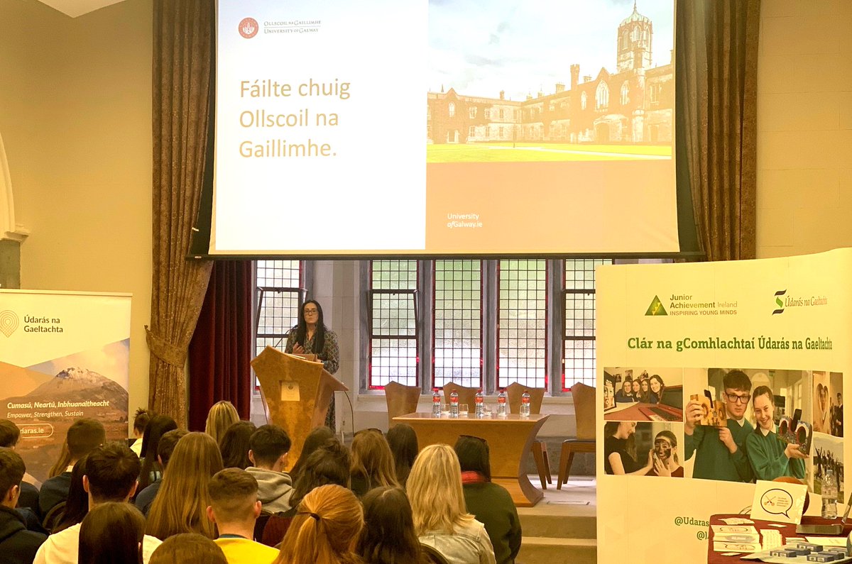 Eilís Ní Loingsigh, Events & Marketing Officer at University of Galway speaking to students about the educational opportunities available in the University.

#FiontraitheÓga #Gaeltacht @uniofgalway @udarasnaG @CPAcla1 @PCD_07 @SPMhicDara @PobalscoilD