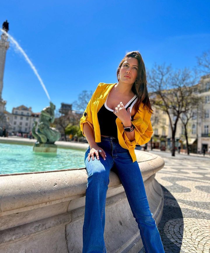CHANDULOVER09's tweet photo. Gorgeous🔥 @SurbhiChandna #SurbhiChandna https://t.co/9GbyEHpHq0