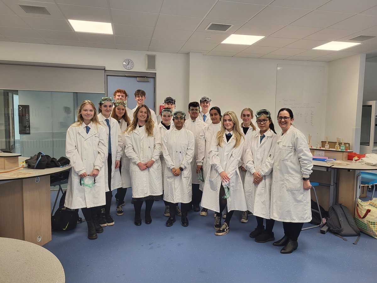BoclairChemist1's tweet photo. We are really going to miss this year's AH Chemistry class 🧪. We are so proud of you all and can't wait to hear about the amazing things you get up to. Methane bubbles, flame tests and electrolysis to send off today 🔥👩🏽‍🔬👨🏽‍🔬. Thanks for helping us test out our lovely new labs!🌡️ https://t.co/AvNRGE1HH0