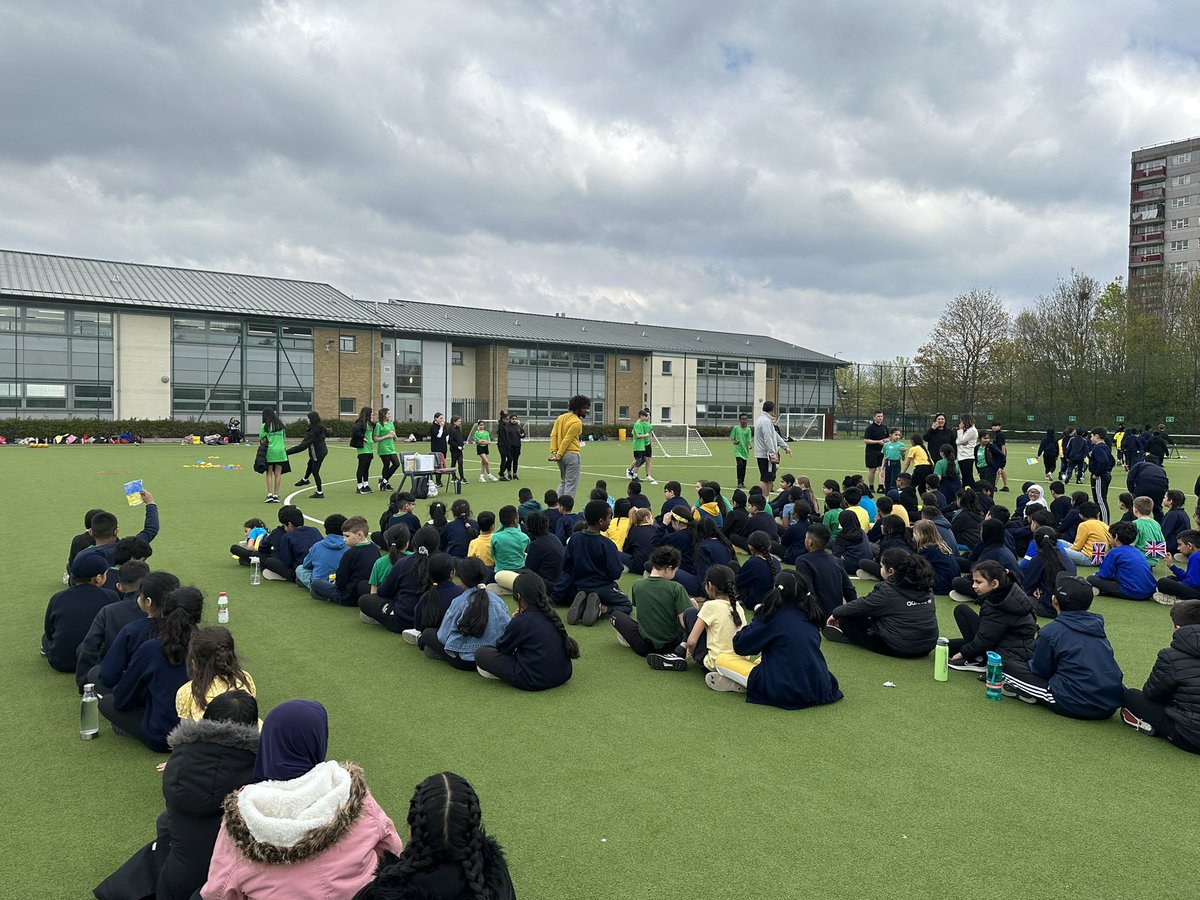 SHSSNawards's tweet photo. Itโs Year 4โs this afternoon with schools representing the following countries ๐บ๐ฆ ๐ฌ๐ง ๐ณ๐ฟ Great to see the the Olympic and Paralympic values in action #Determination #Inspiration #Courage #Equality #Excellance #Friendship #Respect Thanks to @BarnhillSchool leaders - great job ๐ https://t.co/tWeQPd6QGp