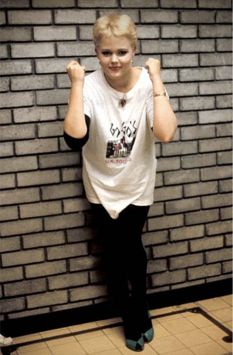 belindacarlisle's tweet image. #WayBackWednesday 1980
#TheGoGos on tour with @MadnessNews somewhere in the #UK.  Punk rock girls with some noise to make....
📸 Kerstin Rodgers.