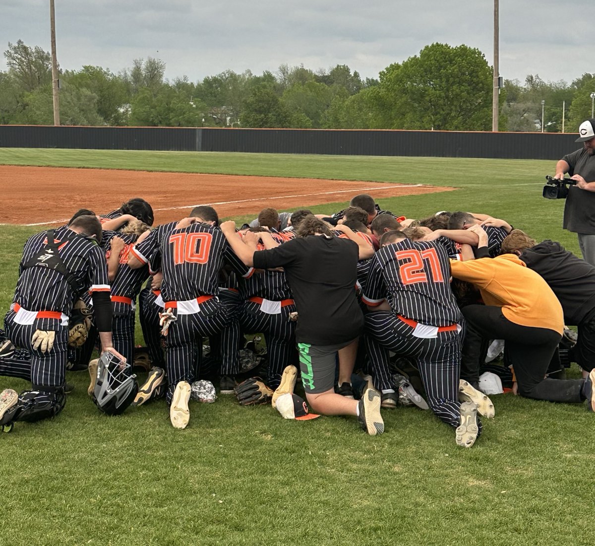 BaseballCushing's tweet photo. Tigers complete the district game series with Bristow winning 5-2.  Shout out to Jake Horn for pitching a heck of a game and the rest of the Tigers for getting it done offensively. The Tigers are now 21-0 on the season and will host Regionals. @jakehornjr @Okladrillers https://t.co/Ebf1tHviMo
