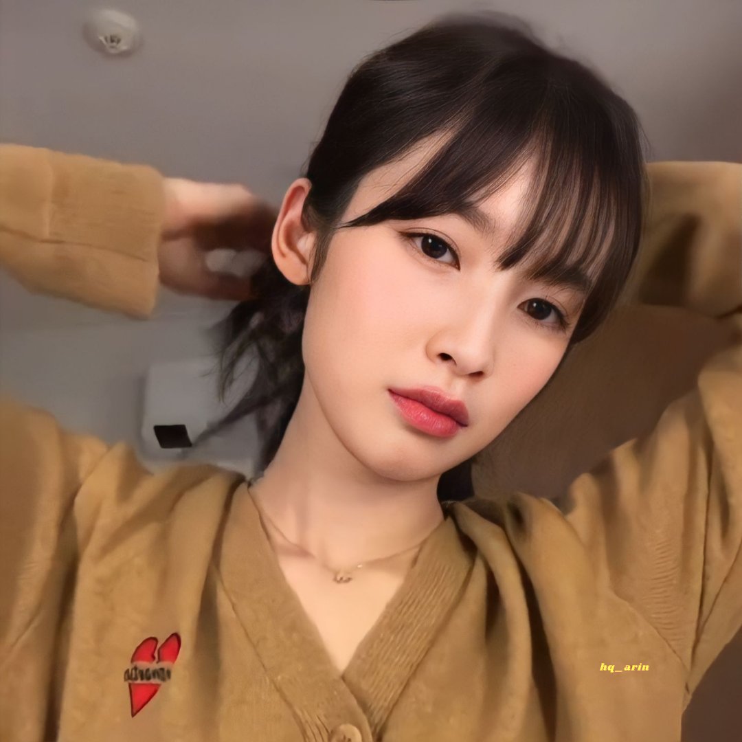 HQ_ARIN's tweet photo. 230414 Arin Weverse Live

🤎🤎

#ARIN #OHMYGIRL #아린 #오마이걸 @8_OHMYGIRL https://t.co/V3XJWHZ5W0