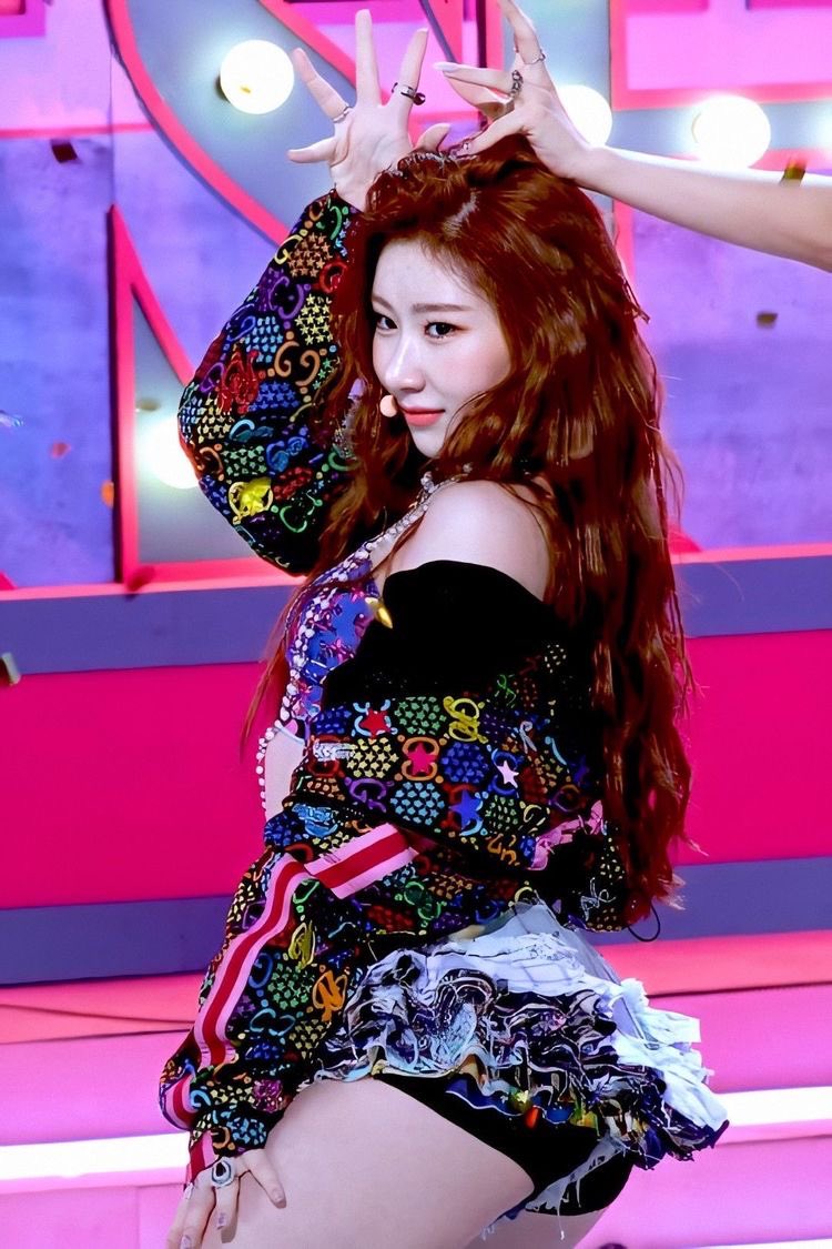 CHAERFLDR's tweet photo. and i was never the same after that https://t.co/qX6GIFOSHC