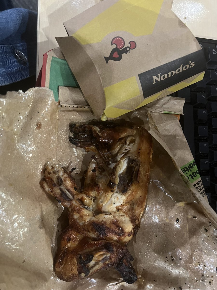 ComfortMabelane's tweet photo. Bathong wena @NandosSA I know we are all feeling the pinch but Is this your new hot flavor? I’m even scared to eat it😭😭😭😭 https://t.co/r8gSQh3fLX