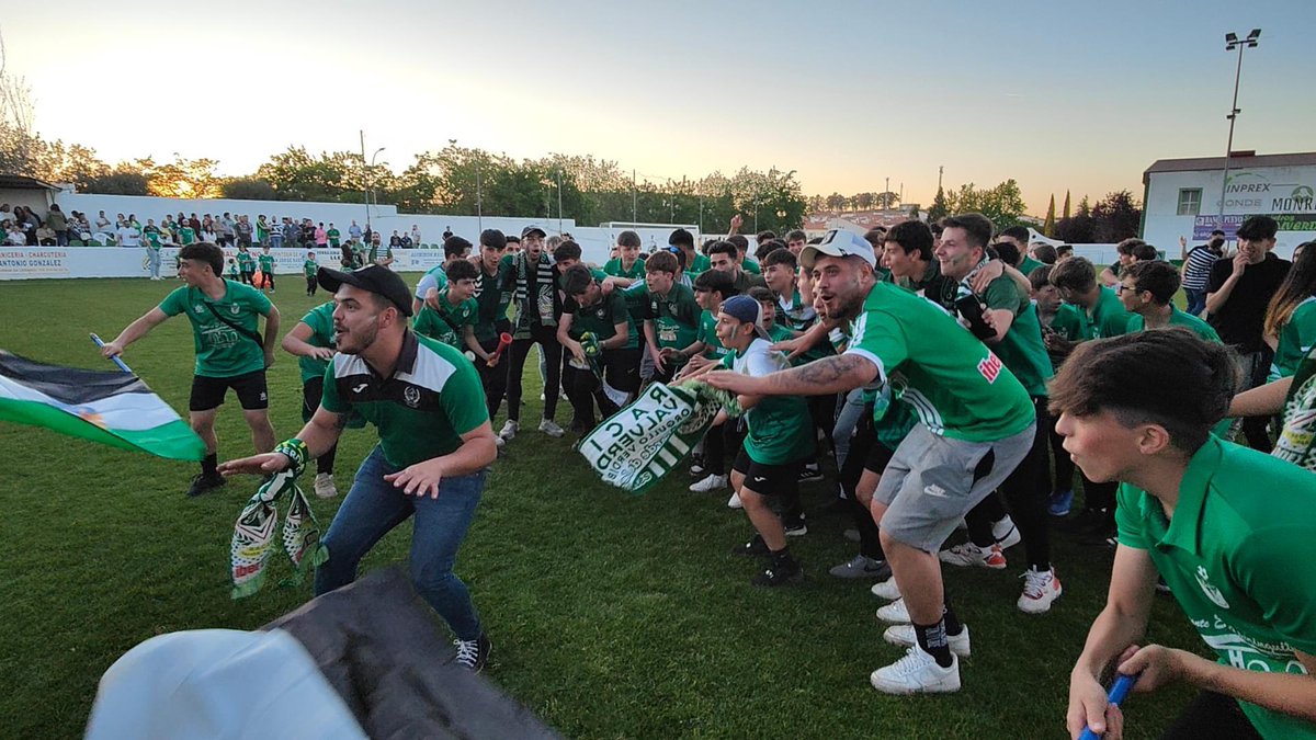 DESDE HOY YA PUEDES RECOGER TU ENTRADA ! Vamos a llenar el campo! 

Viaja con nosotros a La Garrovilla!

Este domingo jugamos la vuelta del playoff y queremos que nos acompañes y apoyes durante el partido! 🥁🎤