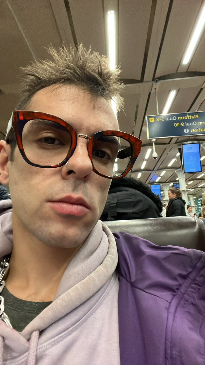 eroticpita's tweet photo. Going to Paris for work. https://t.co/d3xXPOpHU0