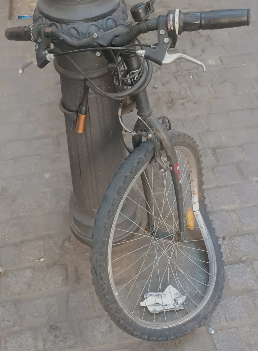 pablo_salinero's tweet photo. He encontrado la bici de Dalí https://t.co/F5mvMEmxD9