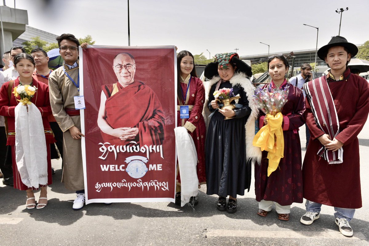 CTA_TibetdotNet's tweet photo. His Holiness the 14th Dalai Lama arrives at Indira Gandhi International airport with a rousing welcome reception from Tibetan Community and Devotees from Himalayan regions at this afternoon in Delhi on 19 April 2023. https://t.co/3XDxcCPdWm