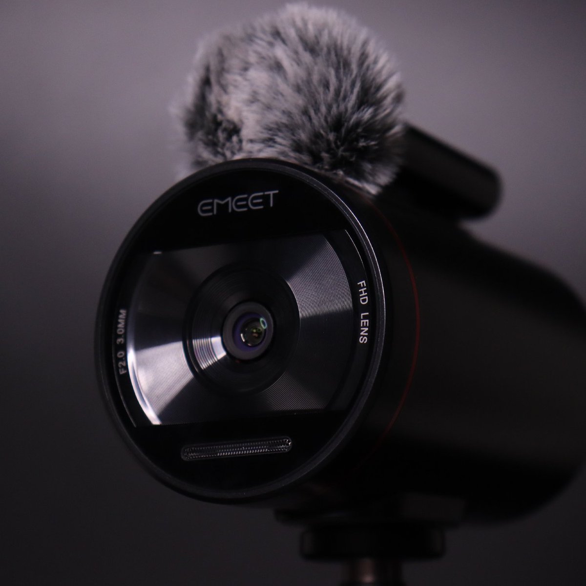 EMEET_Official's tweet image. Wireless? ✅True Wireless!
Our NEW-RELEASED #EMEET #StreamCamOne is equipped with a 48kHz 🧲magnetic lavalier and a built-in long-lasting 🔋battery for up to 8 hours, together with our exclusive APP EMEETSTREAM, now you can stream easier than ever with no 🔌tangling cables at all
