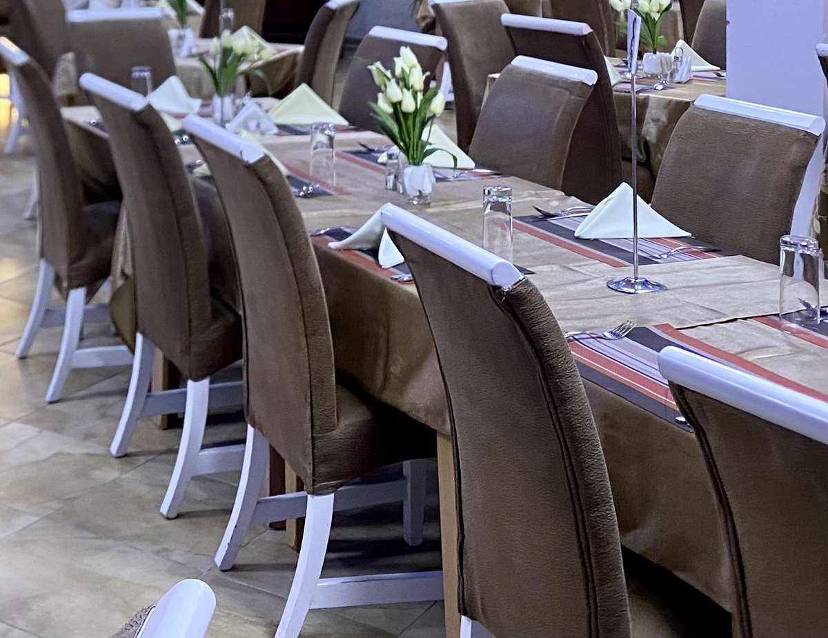 orchidhotels_ng's tweet photo. Dine in style, surrounded by beauty. πβ¨ Our restaurant is a haven for foodies and aesthetics enthusiasts alike, with a stunning setting that elevates the dinning experience. #Dineinbeauty #Foodieparadise #Enchatingdining #travel https://t.co/kKNQUfAJk5