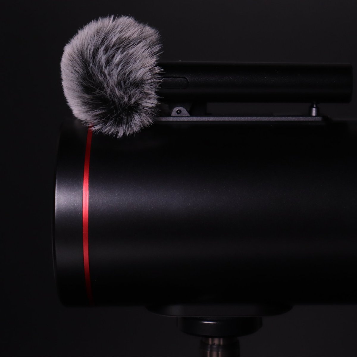 EMEET_Official's tweet image. Wireless? ✅True Wireless!
Our NEW-RELEASED #EMEET #StreamCamOne is equipped with a 48kHz 🧲magnetic lavalier and a built-in long-lasting 🔋battery for up to 8 hours, together with our exclusive APP EMEETSTREAM, now you can stream easier than ever with no 🔌tangling cables at all