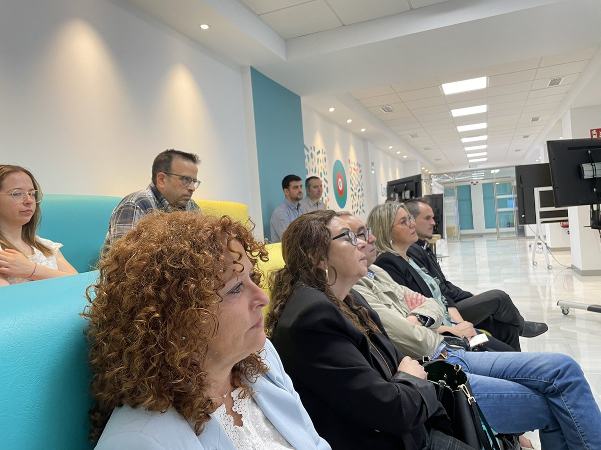 Conociendo <a href="/acelerapymeCC/">Oficina Acelera Pyme Rural Cáceres</a> , en <a href="/CircularFab/">CircularFAB</a> CC, y preparándonos para entrar en 5ª Revolución Industrial, con <a href="/REDEXTREMADURA/">REDEX</a> y <a href="/DiputacionCC/">DiputacionCC</a>