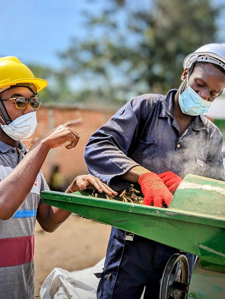 MungangaDieume's tweet photo. #Research #Soybean @IITA_CGIAR #ATA_DRC_Project #PlainedelaRuzizi.
@DjetaPenemak @PKyalondakwa @Racheamani https://t.co/jeazPBzDCz