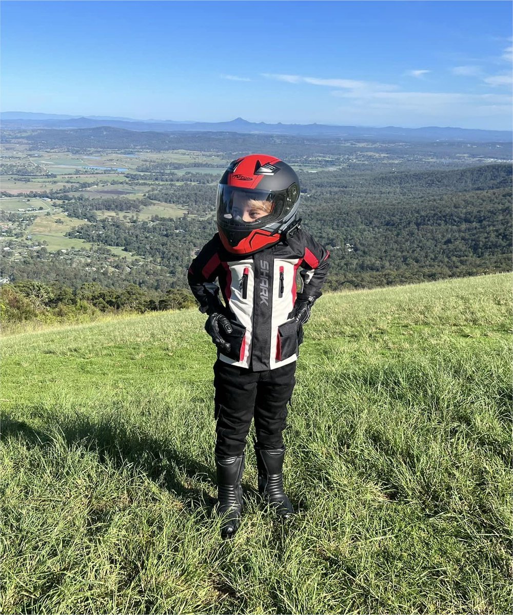 scsetc_intercom's tweet photo. My little angel👼 light my life, now even my back seat.🧣
She said I was her role model, I almost can't control my tears.👨‍👧

#scsetc #motogp #S13 #motorcycle #motorsport #bluetoothintercom #yamaha #best #BMW #bikelife #bikeride https://t.co/95lp1ycR4V