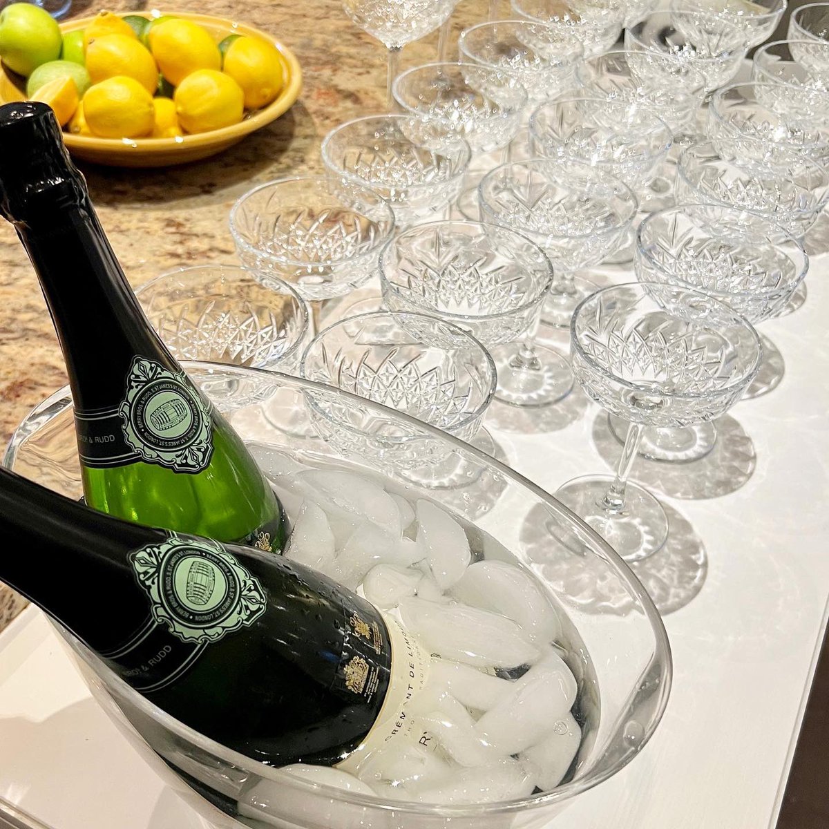 Green &amp; Peony 💚🌸 Perfect Spring Palette

Order Yupana Plates &amp; Green Highgate’s today ✨

See our instagram post for photo credits 

#cateringequipment #hire #supplier #london #events #londonevents #eventplanner #catering #crockery