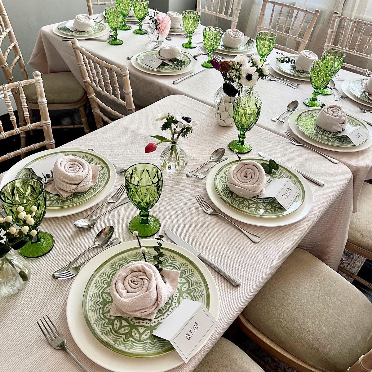 WDT_London's tweet photo. Green &amp; Peony 💚🌸 Perfect Spring Palette

Order Yupana Plates &amp; Green Highgate’s today ✨

See our instagram post for photo credits 

#cateringequipment #hire #supplier #london #events #londonevents #eventplanner #catering #crockery https://t.co/yQgChka9oW