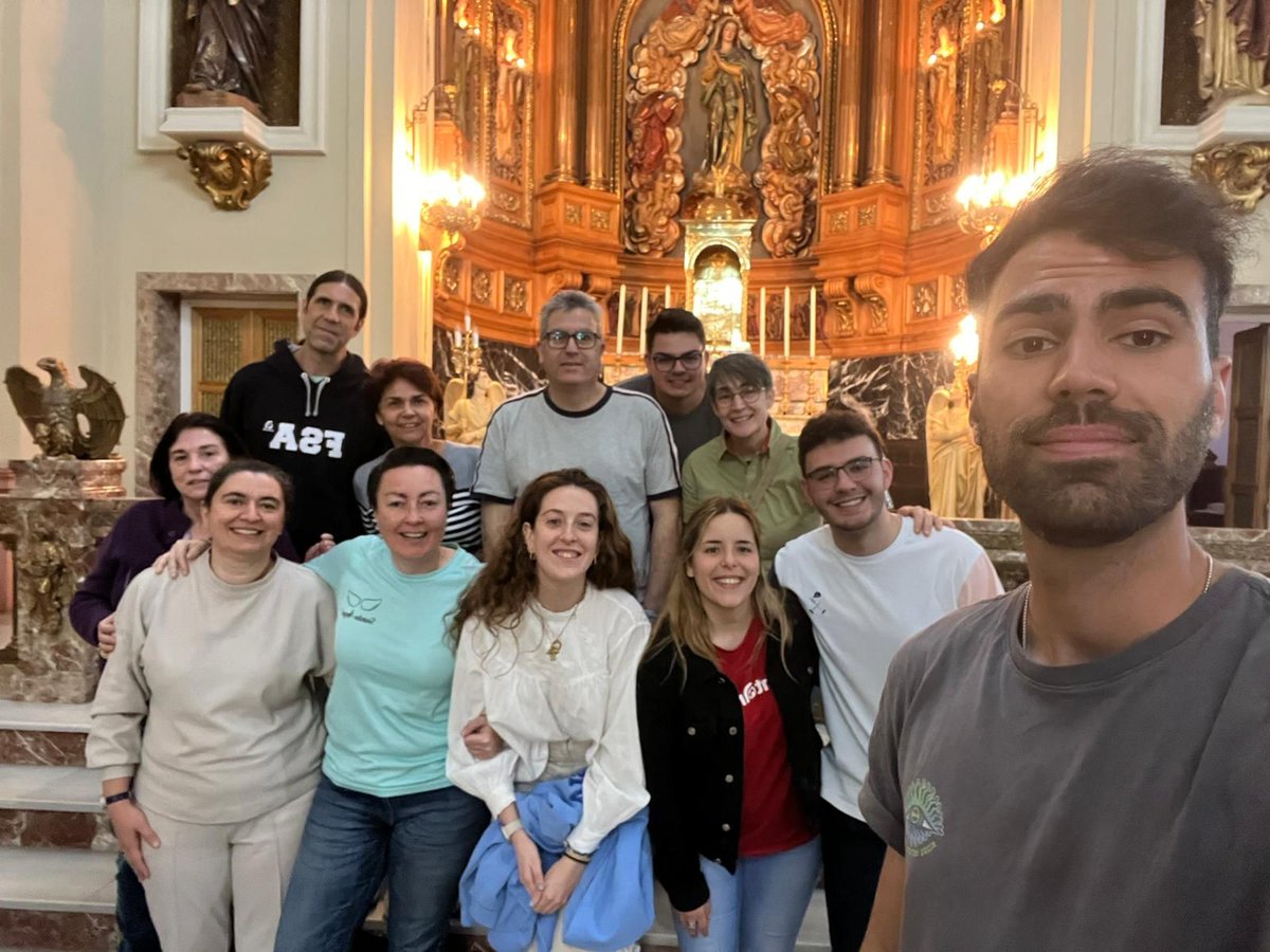 Aquí está el equipo de monitores que participará en el Campamento ⛺️ Santo 😇 Ángel del 16 al 26 de julio. Y aún hay más ➕ <a href="/Santoangelbadaj/">Santo Ángel Badajoz</a>
<a href="/santoangelSE/">Colegio Santo Ángel</a> <a href="/etsantoangel/">E. Titular Sto Angel</a> #BeAnAngel 
#Gijon #SomosSantoAngel