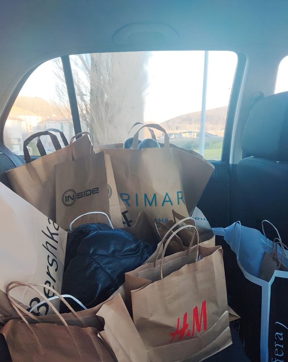 Me and my Eid Shopping 🛍️
No need tempo or truck
Selfservice ... pretty simple 😊
