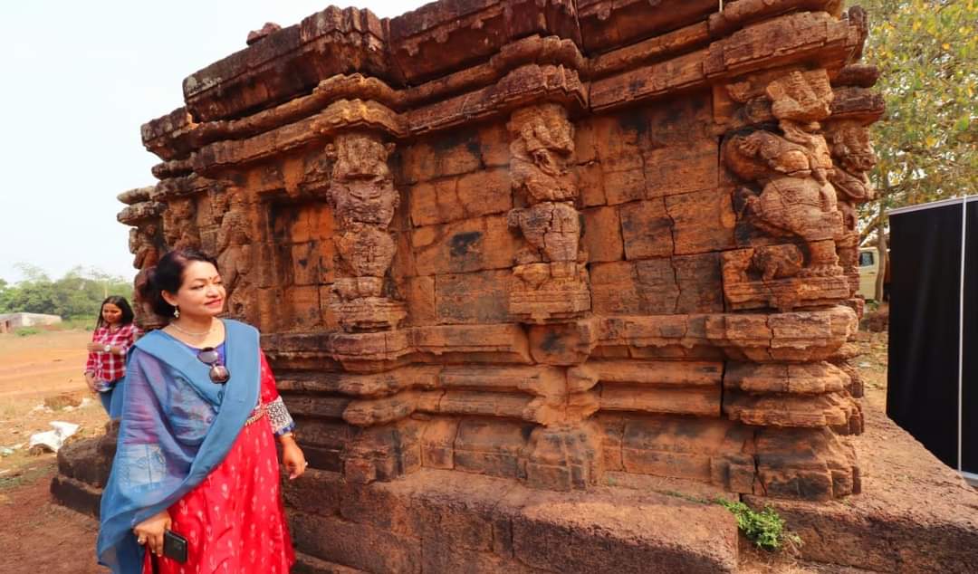 Deepak4Heritage's tweet photo. Wonderful Gajasimha Mandapa at Bhogapur, Khurda. Local traditions attribute that the Mandapa was the rest place for Gajapati Langula Narasingha Deva. On World Heritage Day a joint exploration event by @RLH_Odisha, @INTACHIndia &amp; @IittmB was organized. https://t.co/ssac64BHL3