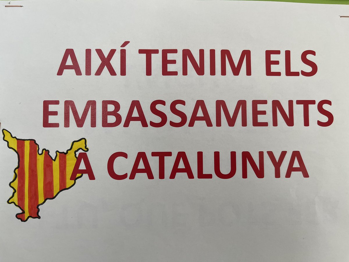 escolaguinardo's tweet photo. A segon d’ESO prenem consciència de l’estat de sequera que vivim i fem unes quantes recomanacions per no malbaratar l’aigua.@EscolesCoop @FTrams https://t.co/zmPNN4xpeC