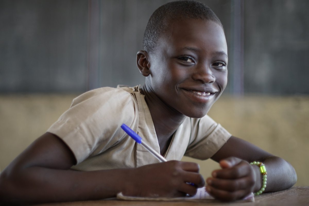 Unicef_Togo's tweet photo. Chaque fille,
chaque garçon, a le droit d'aller à l'école et d'apprendre 📚✏️. 
Si tu es d’avis, un retweet suffira.

#Unicef #UnicefTogo
#ForEveryChild #PourChaqueEnfant, l’éducation #EducationCantWait
#Tgtwittos https://t.co/JdzZhdMAoR