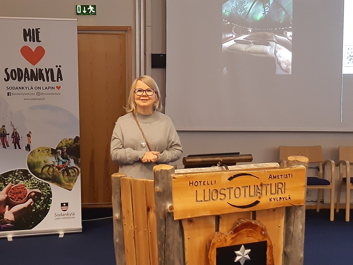 elinvoimak_LAP's tweet photo. Miten onnistut rekrytoinnissa? Hotellitoimenjohtaja Minka Laiti-Kosonen Wilderness Hotelsilta listasi #SYPLappi-päivillä muutaman asian 👉

🔹️ Ota harjoittelijoita 
🔹️ Perehdytä kunnolla
🔹️ Palkkaus kuntoon
🔹️ Rekrytoi persoona edellä

#Lappi #ELYkeskus #rekrytointi https://t.co/CD3uvkIlXm