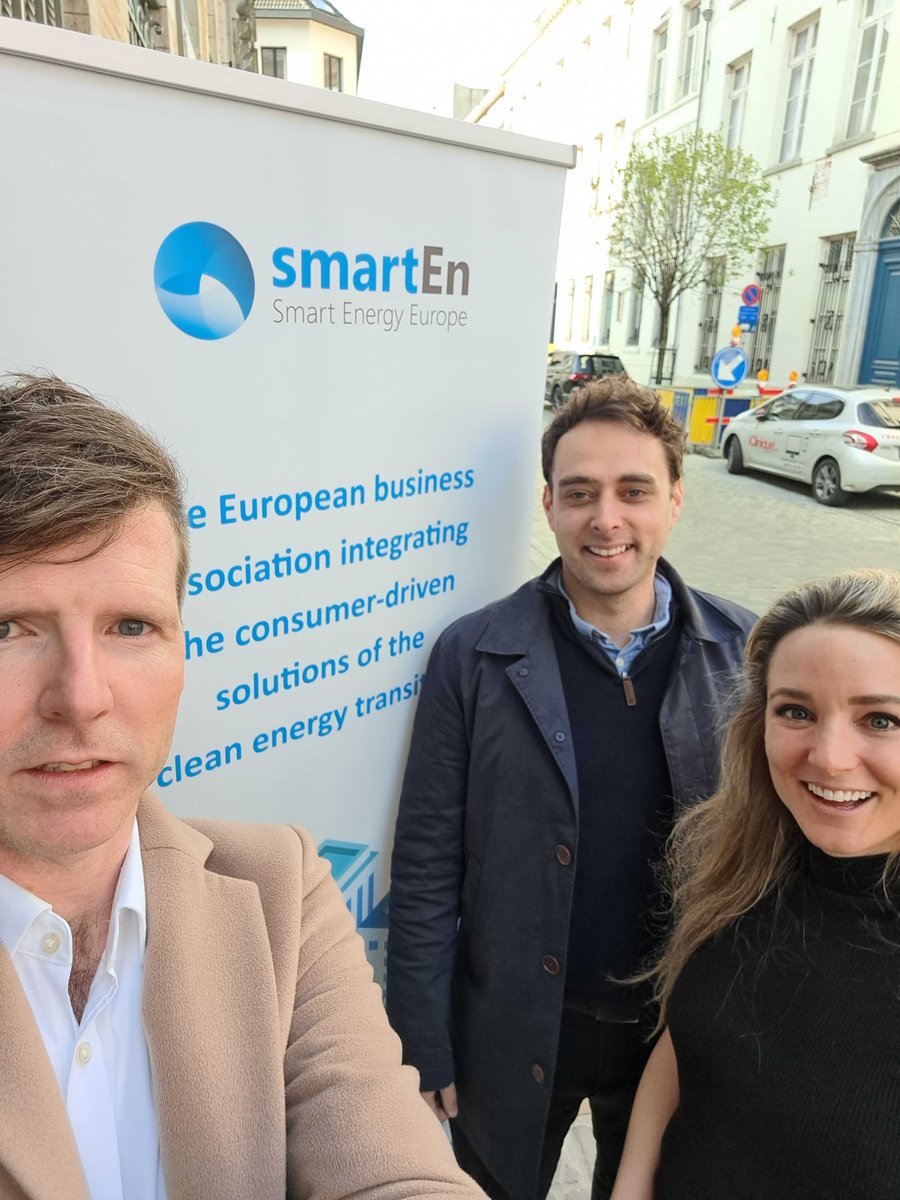 Electron_Grid's tweet image. The team have arrived at @smartEnEU #SmartEnergySummit2023 - feel free to drop us a message to meet Chris, Jo-Jo, and Nick to chat about driving net zero through flexibility markets.