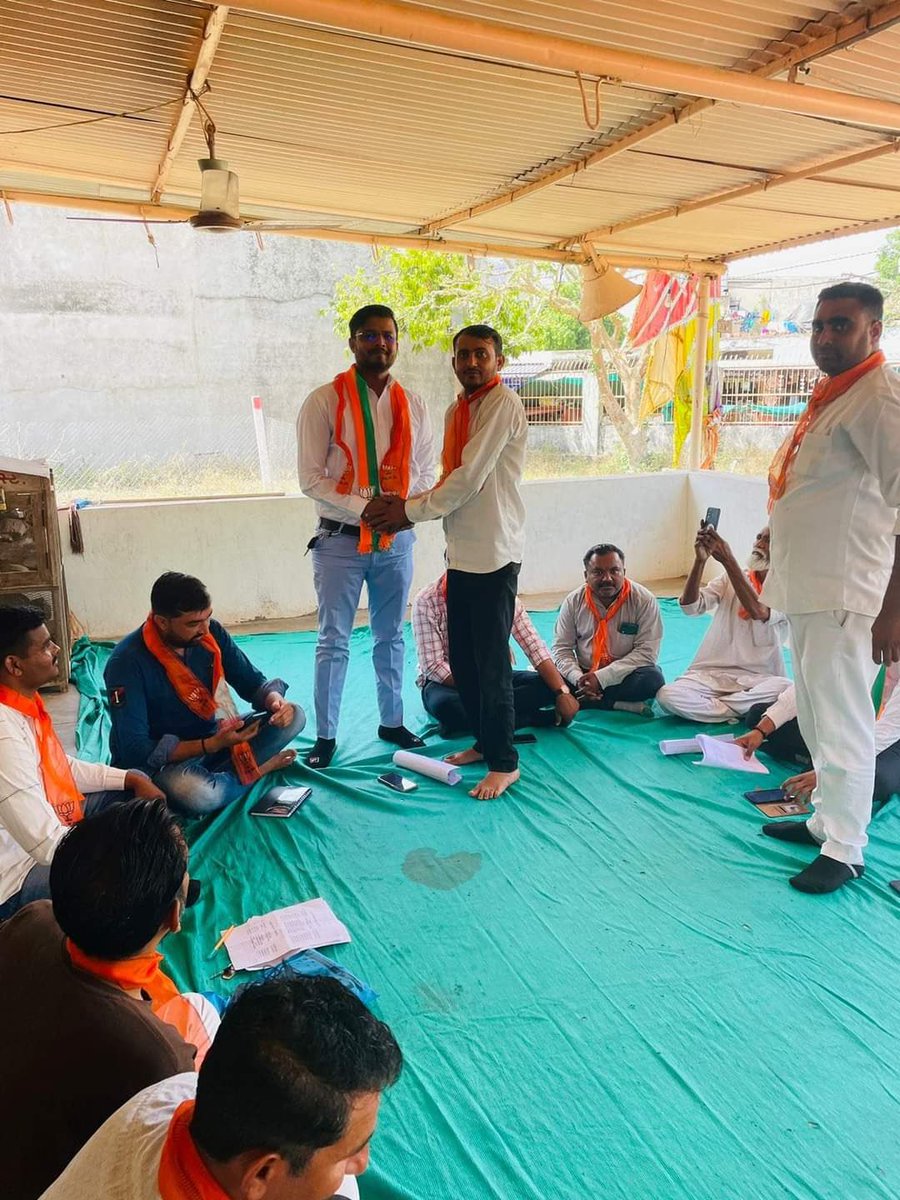 AlkeshBjp's tweet photo. આજ રોજ દાંતીવાડા તાલુકા યુવા મોરચાની આગામી કાર્યક્રમો  (બુથ સશક્તિકરણ,સરલ એપ,મન કી બાત)  પાંથાવાડા જીલ્લા પંચાયત  ના બુથ ઇન્ચાર્જ સાથે બેઠક યોજાઇ https://t.co/TW6MPqok90