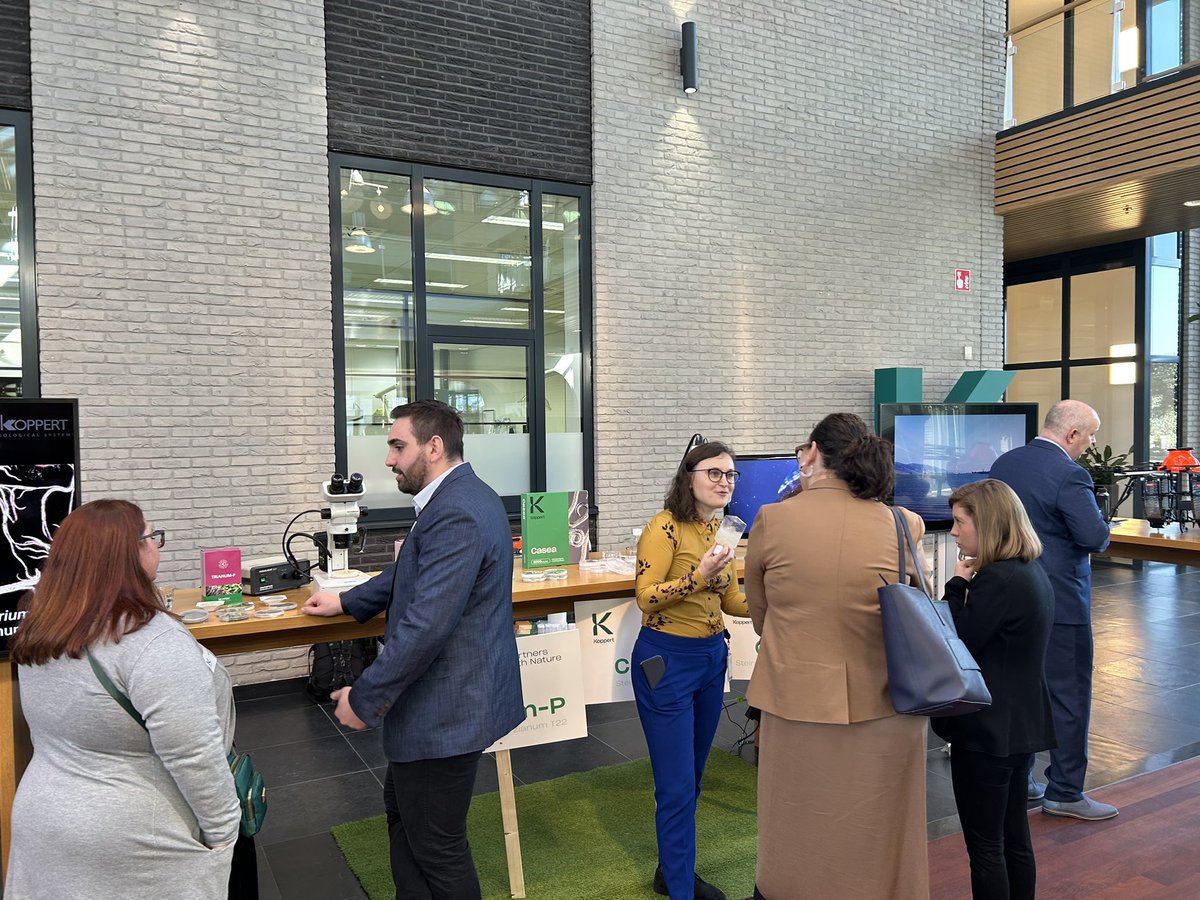 CapitolSoy's tweet photo. Day three in the Netherlands kicked off with a very informative meeting with Koppert.  They are creating biologicals that can kill aphids and other soy pests with the power of nature.  Very cool to see fungi killing aphids. https://t.co/zcMMh29rMl