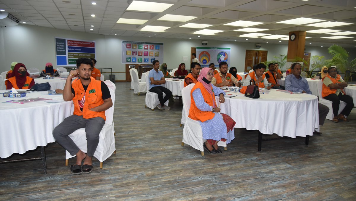 PankaPaul's tweet photo. The pre-monsoon period is crucial for multi-hazard preparedness & response, particularly for cyclones, flash floods & landslides in CXB.@UNDP_BD, jointly with CPP organized a pre-monsoon workshop on 17-18 April'23. UNDP will facilitate more joint initiatives in the coming days. https://t.co/RQat3EBKyF