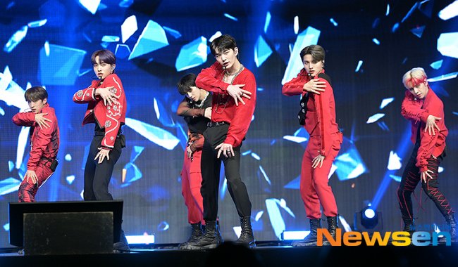 【PHOTO】DRIPPIN、3rdシングル「SEVEN SINS」発売記念ショーケースを開催

ソロカットあり▼
news.kstyle.com/article.ksn?ar…

#DRIPPIN #드리핀 #SEVEN_SINS