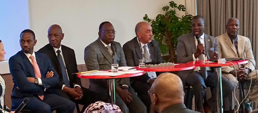 MSaidilMoctar's tweet photo. En marge du #ForumAfriqueCIAN, j’ai coanimé, hier 18 avril 2023, sous la présidence du Ministre du Commerce, M. Alkache Alhada, un atelier pays autour du thème « Niger, terre d’accueil et d’opportunité ».
J’ai notamment présenté l’@ANECNiger , qui contribue depuis 3 ans https://t.co/KNpYAo0BPh