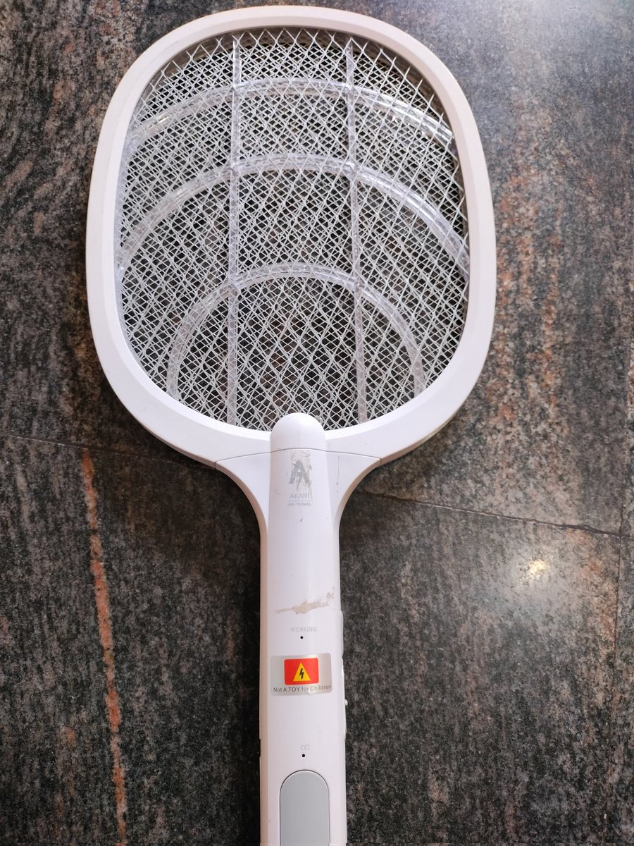 PraveenLpl's tweet photo. @amazonIN @AmazonHelp
Got a mosquito bat today, literally felt like it was purchased on OLX! Bcoz  the seller has sent an already used product
Torn stickers marks and scratch marks
bat doesn't fit in the given stand
And used bat charger 
I hope Amazon blocks such sellers! https://t.co/cvaRDcBa1u