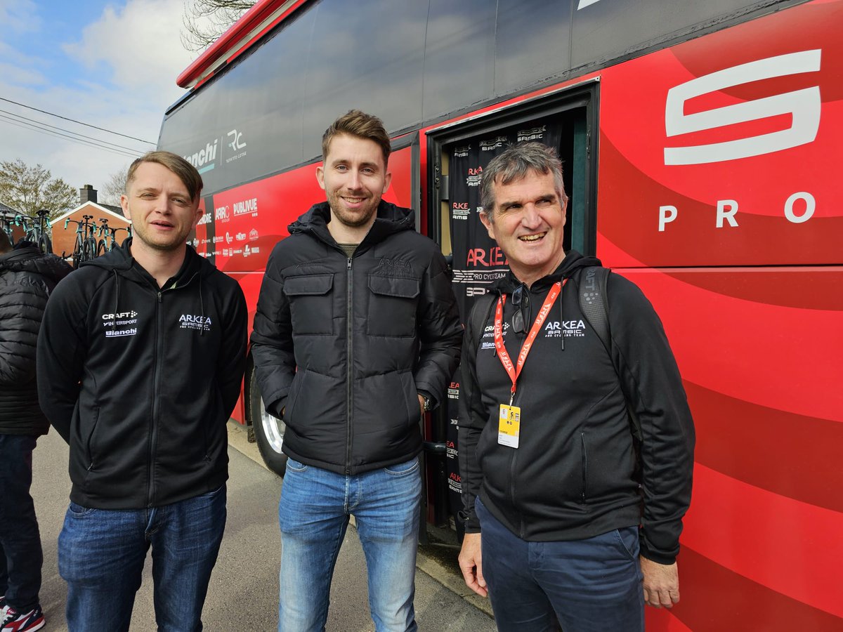 Un sourire qui fait plaisir à voir 🥰
Amaury Capiot nous a rendu visite ce matin au départ de la Flèche Wallonne.

📸 Fred Machabert