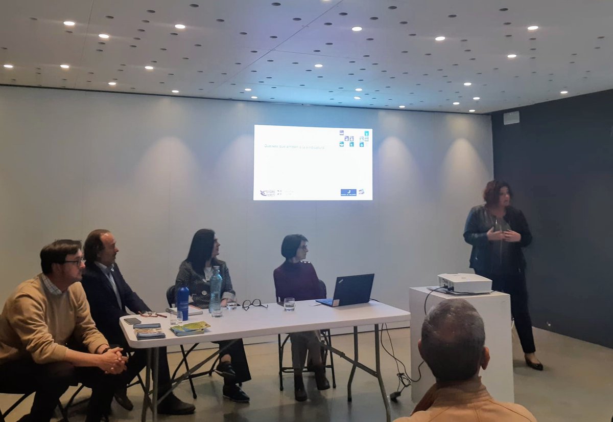 ramonmtez's tweet photo. Sessió propera i participativa sobre les tarifes, els #dretssocials de l'#aigua i consells d'estalvi 💧
Molt agraït a la Síndica de Greuges de #Palamós Fina Camós i a la #CustomerCounsel d'@Agbar @BermudezInma per fer possible la celebració d'aquesta jornada 🔝🔝 https://t.co/Zm2NVunXqU