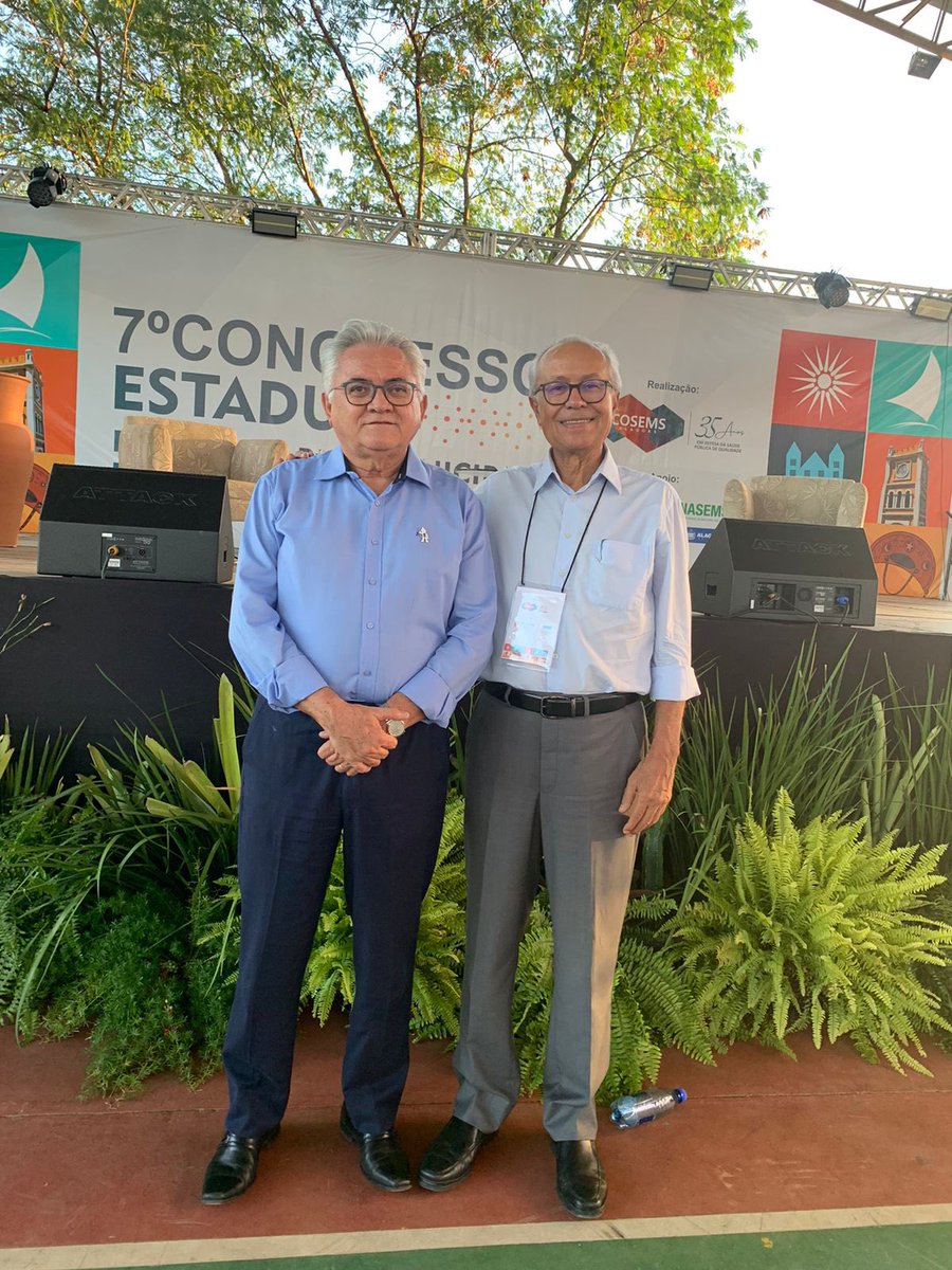 jurandifrutuoso's tweet photo. Em #Piranhas / AL palestrei no Congresso do #Cosems ao lado do dep. José Wanderley, ex-presidente do #CONASS, que depois levou-me a conhecer a rica história da cidade às margens do Rio São Francisco e as aventuras do cangaço, fenômeno social mais importante da década de 1930. #Lampião