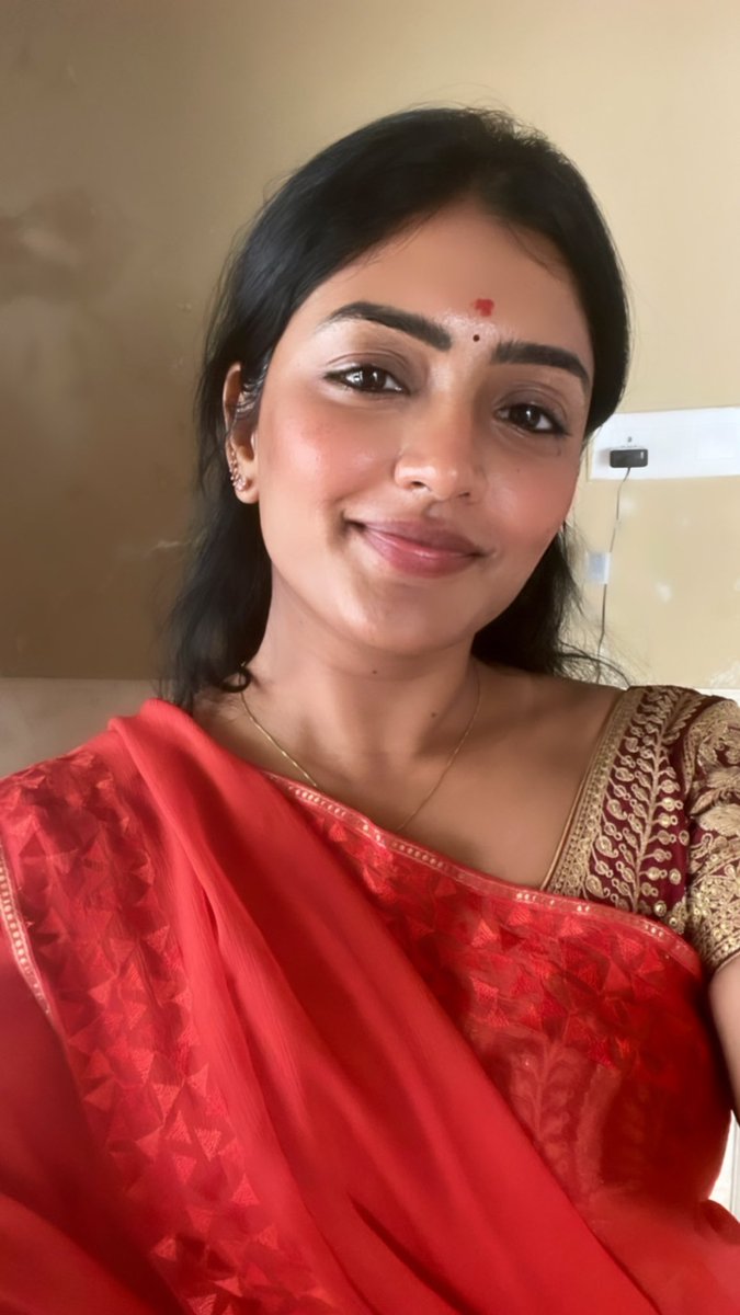 Kiran_Kumar92's tweet photo. Many more happy returns of the day @YoursEesha live long 💯 years 🎂💐🎉🎉🥳🥳 https://t.co/7jtXslgwYk