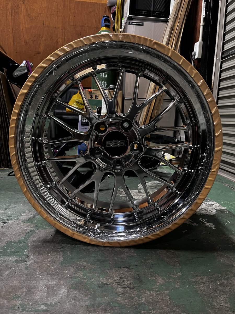 m4のホイール先載せよ
lmでこんなかっこいいホイール見たことない
男のフルポリッシュ
<a href="/MA89009323/">MA- Service</a> さん
ありがとうございます😭
かっこよく履かせます💪🏾💪🏾💪🏾