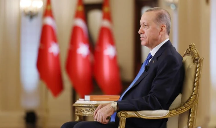 ajans_muhbir's tweet photo. 🗣️ Erdoğan: "Faizi düşüreceğiz dedik ve düşürdük. Ne oldu, battık mı?" https://t.co/MpxVYgzvGX