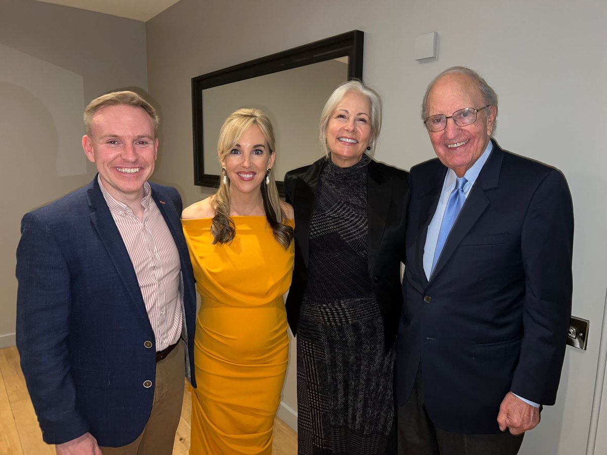 Grateful to spend some time with Senator Mitchell and his brilliant wife Heather yesterday evening. Their dedication, care and sacrifice for this place are something which we should be eternally thankful for #Agreement25